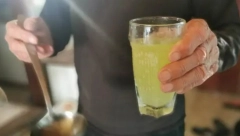 DOMAĆI PROBIOTIK, JAČI OD SVAKOG LEKA Od 3 sastojka napravite limunadu koja čisti creva