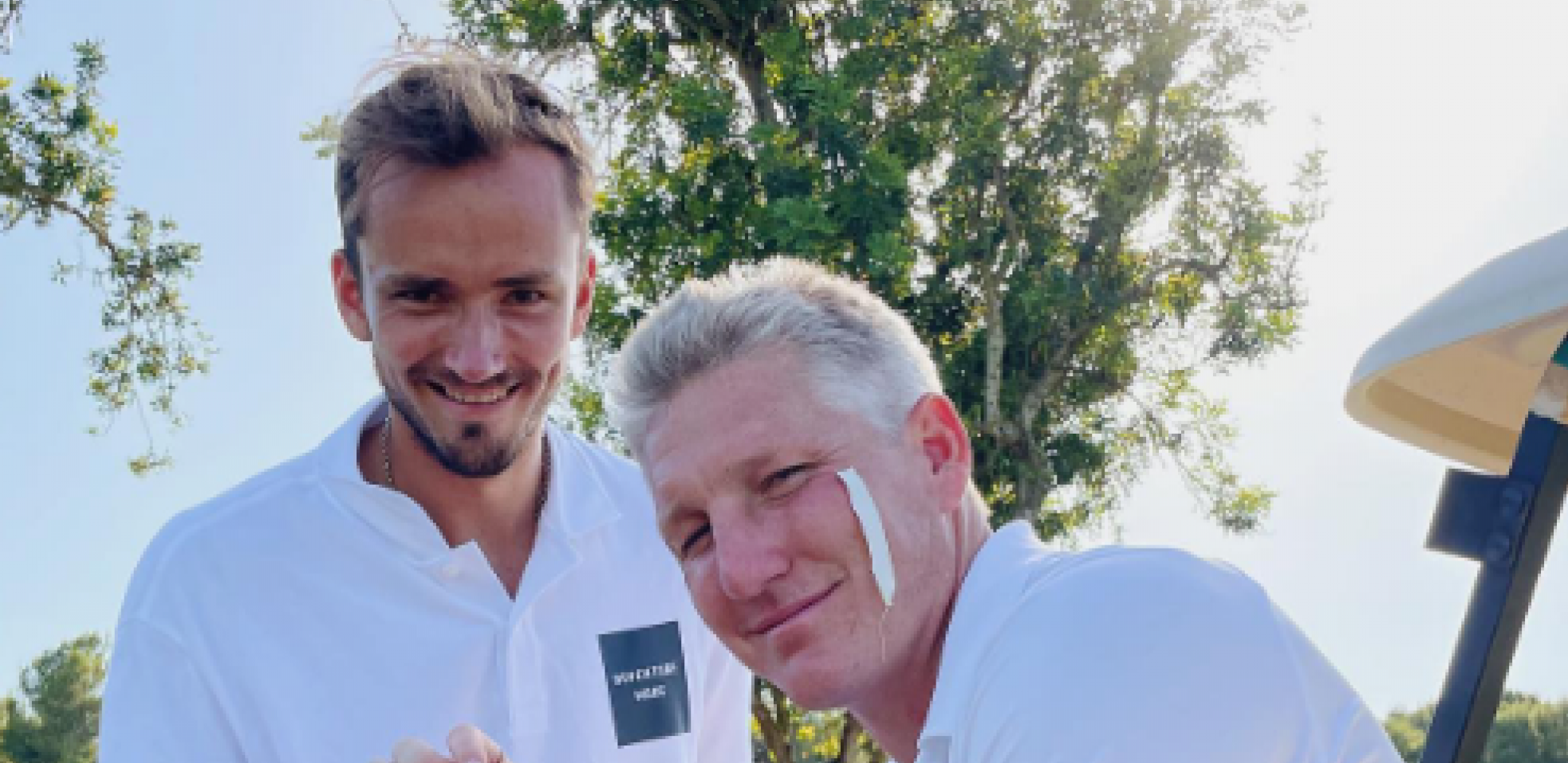 DOK SE NOVAK BORI ZA PEHAR Medvedev igrao golf sa Aninim Švajnijem, pa se povredio (FOTO)
