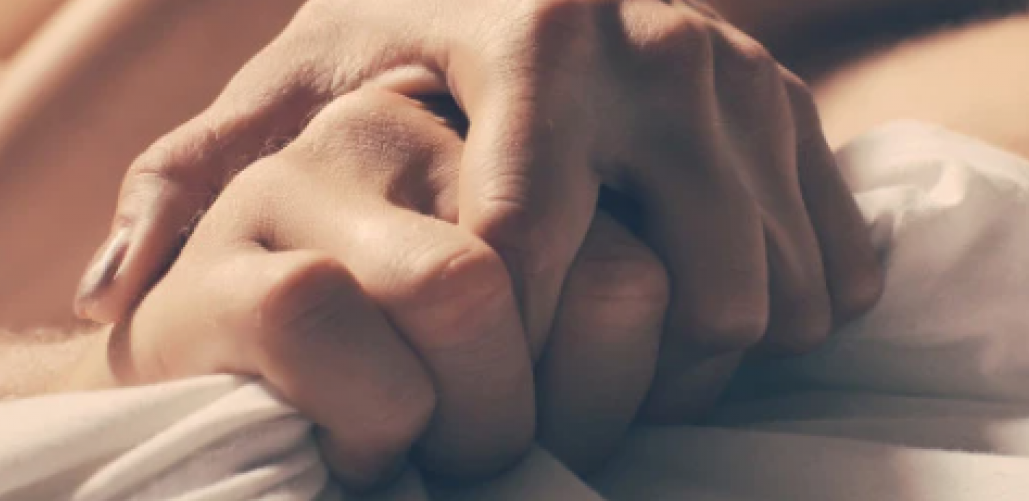 SVI SE DIGLI NA NOGE ZBOG OVOG ZAHTEVA Devica putem OGLASA traži muškarca koji će joj ODUZETI NEVINOST