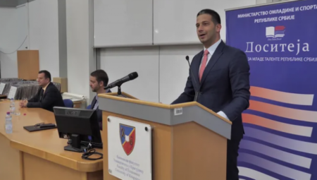 BRAVO, TAKO SE PODSTIČU MLADI Ministar Udovičić dodelio stipendije najboljim studentima Univerziteta u Kragujevcu