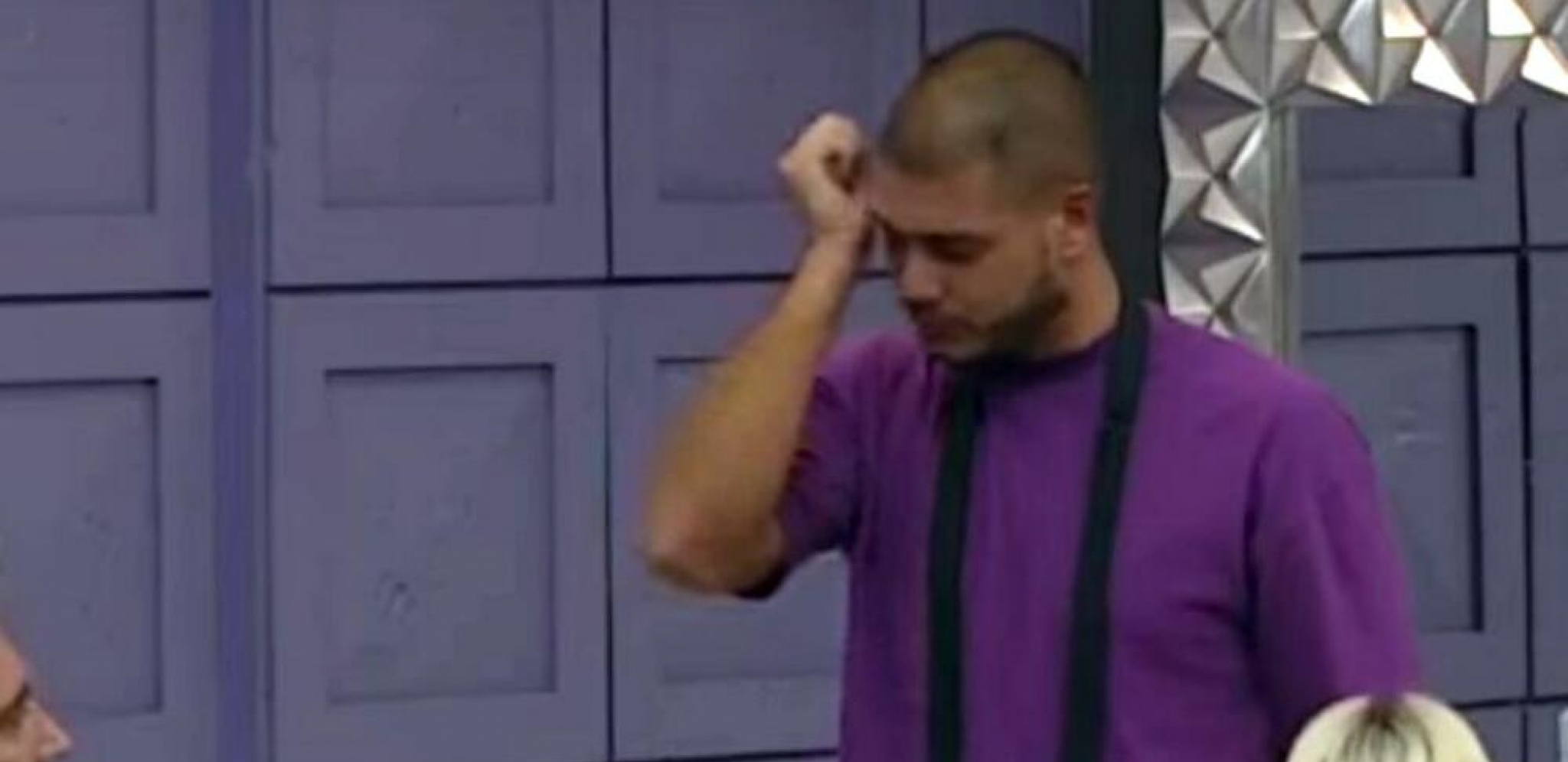 DA SE MAMI NEŠTO DESILO, OBESIO BIH SE Dejan grcao u suzama zbog porodice, video baku i zaplakao u emisiji uživo, a imao je i jasnu poruku za njih