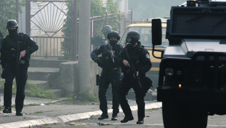 KURTIJEVA BANDITSKA POLICIJA ZATVORILA BRNJAK Blokirali sav saobraćaj u i iz AP Kosovo i Metohija