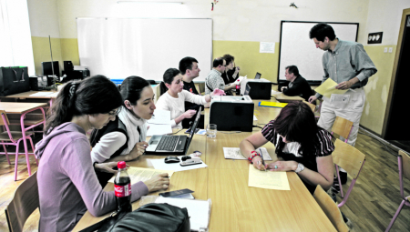 OSMACI U PANICI, JOŠ MALO, PA KRAJ RASPUSTA! Ovo je DETALJNA lista važnih datuma za đake, mala matura im nije NAJVEĆA briga!