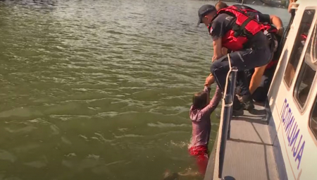 UMALO TRAGEDIJA U BEOGRADU Bacio se s mosta zbog loših ocena u školi?!