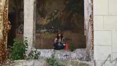 REŠILA DA ZASUČE RUKAVE: Potez mlade srpske umetnice je za svaku pohvalu, njen potez mnogima može da posluži kao primer