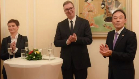 PREDSEDNIK SRBIJE U AMBASADI JAPANA: Svečani prijem povodom obeležavanja 140 godina prijateljskih odnosa uveličali Vučić i premijerka Brnabić