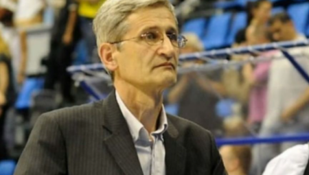 OGLASIO SE PROFESOR KOPRIVICA Nesavesni vozač udario moju suprugu i mene (FOTO)