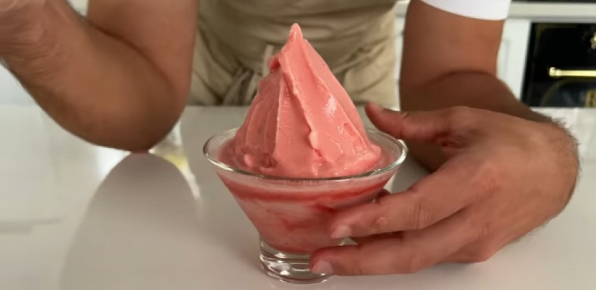 DOMAĆI SLADOLED ZA MANJE OD 200 DINARA Jeftina, ukusna i zdrava poslastica od samo 2 sastojka!