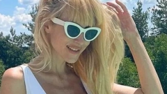 GLUMICA U VRELOM IZDANJU Skinula se Iva i pokazala silikone i zmijsko telo