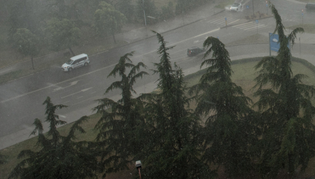SATETELIT SNIMIO NEVREME KOJE STIŽE U SRBIJU Očekujte u ovim delovima pljuskove sa grmljavinom (FOTO)