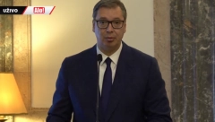 ZAHVALNOST VATIKANU NA POŠTOVANJU TERITORIJALNOG INTEGRITETA SRBIJE Vučić sa nadbiskupom Lučanom Surijanijem