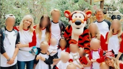 ODGAJAJU ŠESNAESTORO DECE Tri frižidera, dve mašine za sudove i ogroman sto su samo njihova osnovna potreba