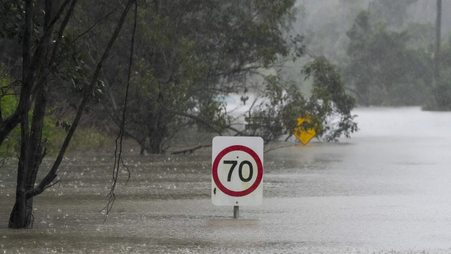 EVAKUISANA PORODICA Proglašena vanredna situacija i u Sjenici