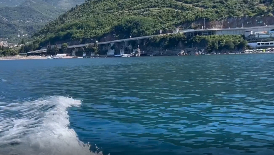 SREĆAN KRAJ POTRAGE NA MORU ZA NESTALIM NEMCIMA Izgubili se veslajući po buri a našli ih na Krku