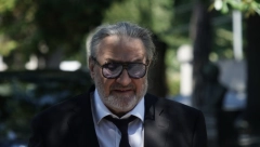 Miša Grof stavio kamere na spomenik svoga sina "NIKOLINA OD SAHRANE NIJE DOLAZILA NA GROB SVOGA MUŽA"