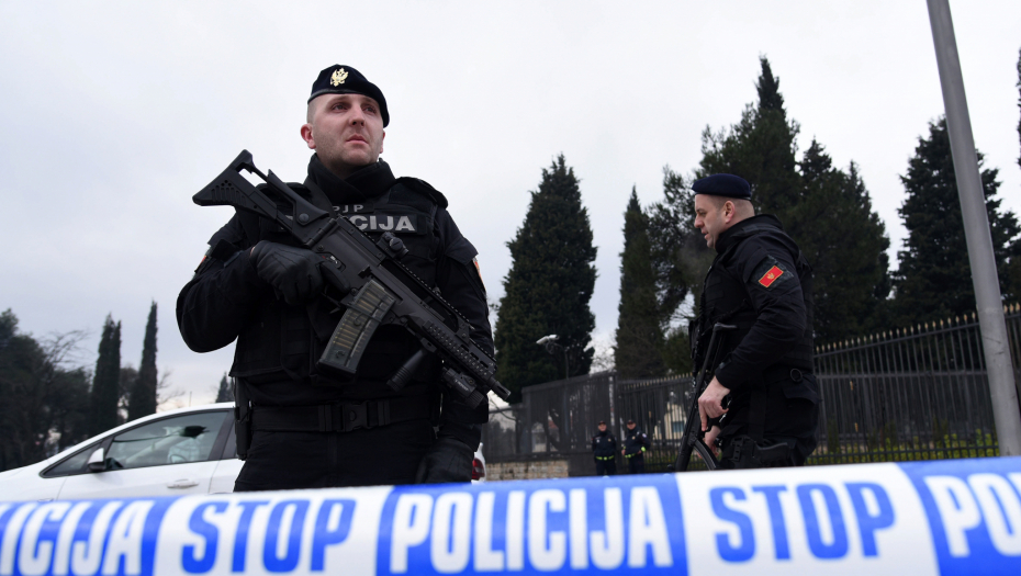 MILOV NOVI DRŽAVNI UDAR? Racije širom Podgorice, policija traži "ruske špijune!"