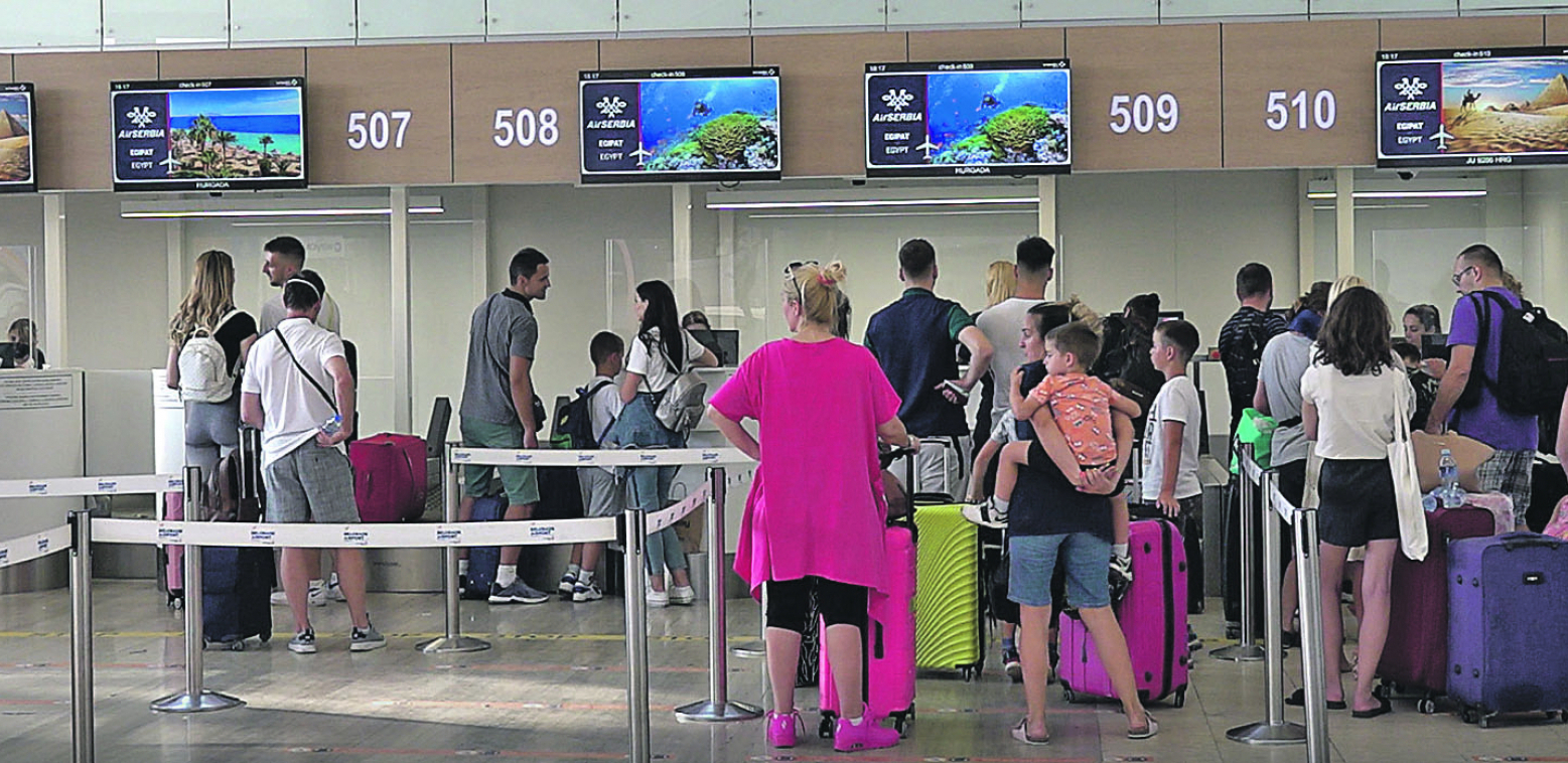 SRBI SE VRAĆAJU SA LETOVANJA I SVI SE ŽALE NA JEDNO Lekari upozoravaju na najveće leglo infekcije