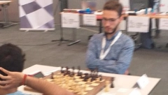 PERFEKTAN DAN SRPSKIH ŠAHISTA Naši vodeći zabeležili pobede, prve dve table remizirale, sledi drama u devetom kolu