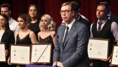 'VI STE NAŠI ŠAMPIONI!' Vučić objavio divan snimak sa svečane dodele stipendija! (VIDEO)