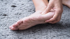 REŠITE SE ISPUCALIH PETA: Pažljivo ispratite ova 4 koraka, koža će biti lepa i negovana