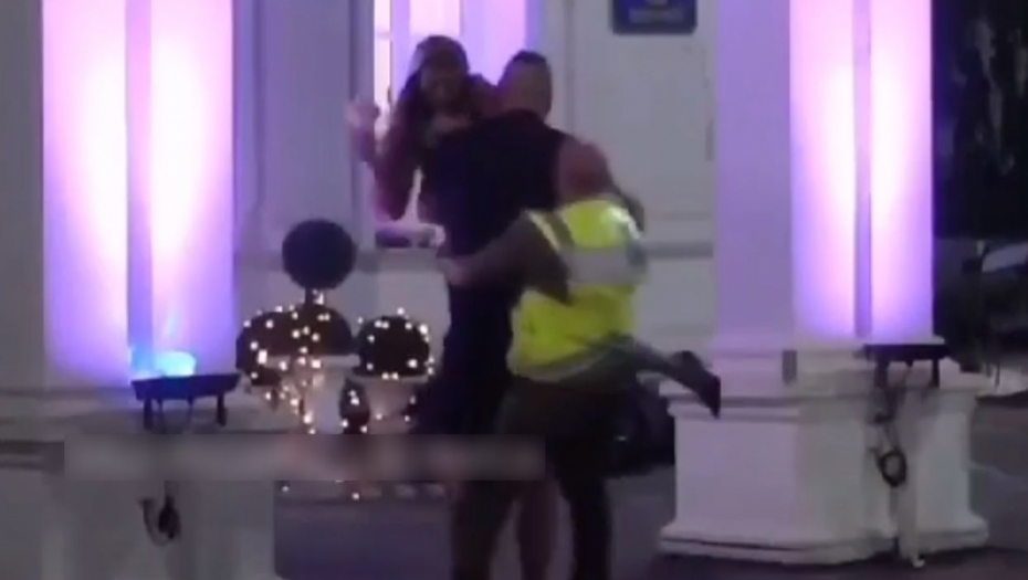 POJAVIO SE SNIMAK JEZIVE TUČE U ZADRUZI! Filip Car nasrnuo na obezbeđenje, zgrabio Dalilu i bacio je, zadrugar doživeo pomračenje (VIDEO)