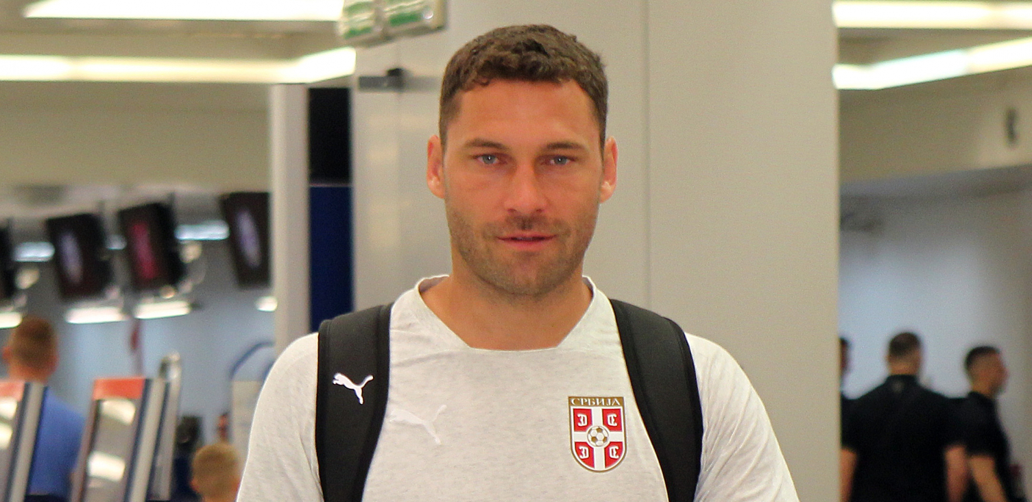 OGLASIO SE POSLE NAJAVE DA SE RAZVODI Evo kako izgleda bivši reprezentativac "Orlova" (FOTO)