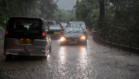 NAJNOVIJE UPOZORENJE RHMZ NA NEPOGODE U pojedinim delovima zemlje olujni vetar, obilna kiša s grmljavinom (FOTO)