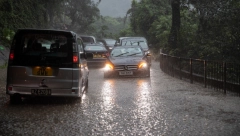 NAJNOVIJE UPOZORENJE RHMZ NA NEPOGODE U pojedinim delovima zemlje olujni vetar, obilna kiša s grmljavinom (FOTO)