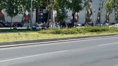 DOJAVA O BOMBI U NEKOLIKO TRŽNIH CENTARA U BEOGRADU Evakuacija građana u toku