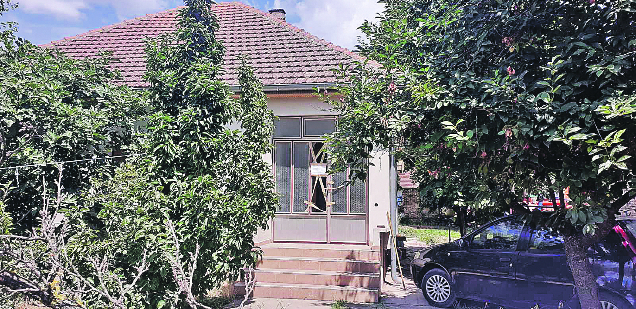 SEKIROM USMRTIO DEDU I NjEGOVU SESTRU U ZMAJEVU, A POTOM POBEGAO Okrivljеni za dvostruko ubistvo ostajе iza rеšеtaka