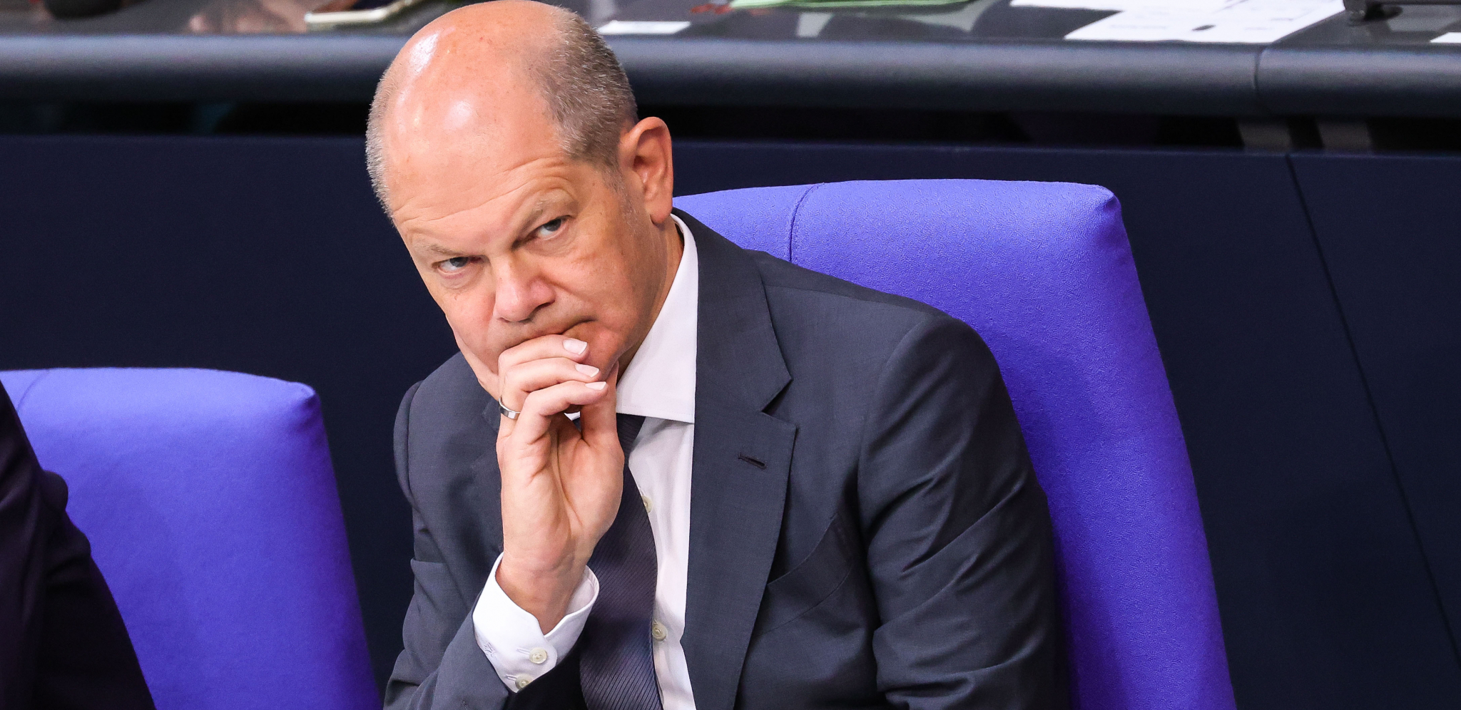 KANCELAR SE SAD PRAVDA ZBOG ODLUKE O UKRAJINI Šolc pokušava da smiri zabrinute Nemce