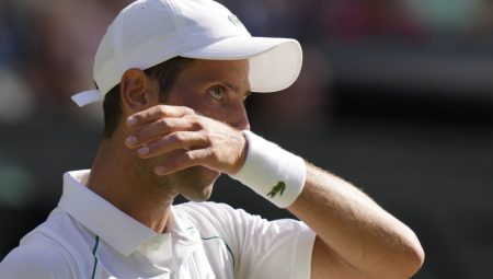 ZVIŽDUCI TOKOM ĐOKOVIĆEVE IZJAVE Britanci pobesneli kada su ovo čuli, evo zašto su se naljutili