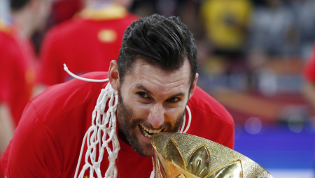 POBUNA U ŠPANIJI ZBOG BIVŠEG IGRAČA ZVEZDE Kapiten reprezentacije opleo po savezu