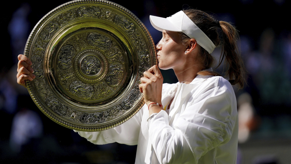 PRST U OKO ENGLEZIMA Rusi se rugaju Vimbldonu: Uzeli smo pehar