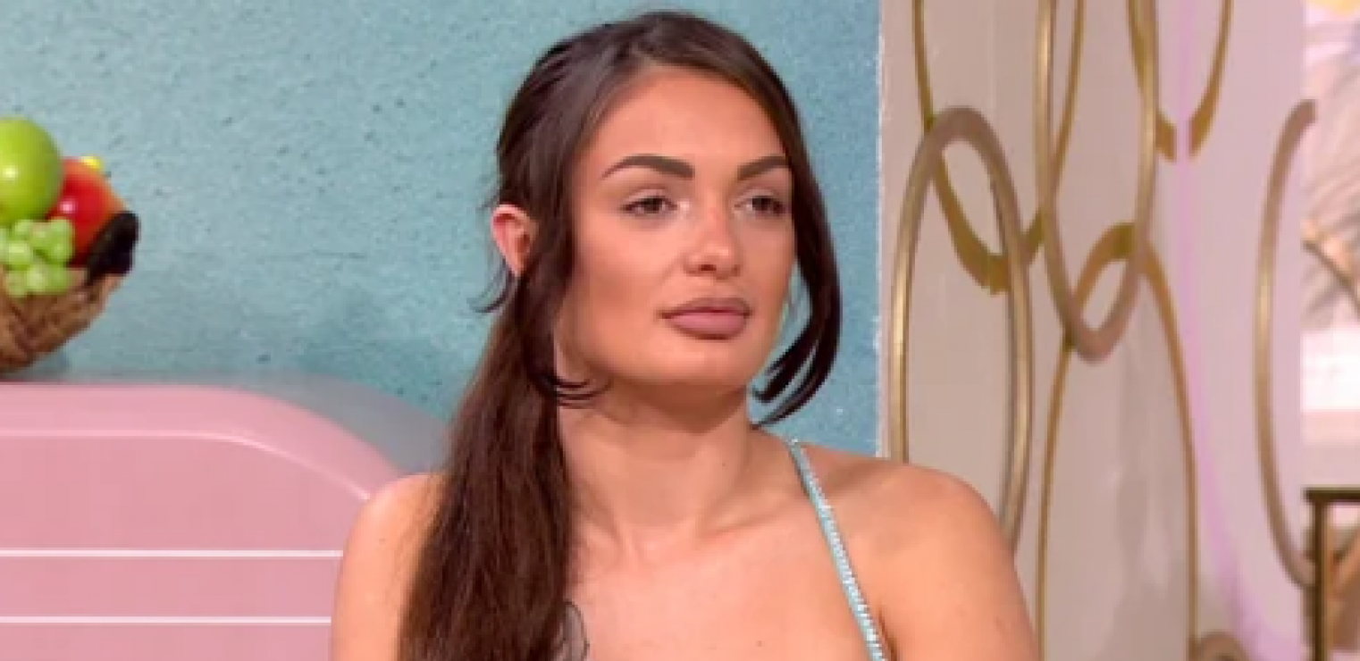 "IMAO JE LUDAČKI POGLED, ZNALA SAM DA BI TO URADIO" Viki Mitrović o detaljima poznanstva sa ubicom iz Mladenovca, otkriveno šta je držao u automobilu!