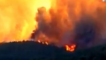 VATRENA STIHIJA GUTA FRANCUSKU OBALU Povređeno 18 vatrogasaca, stanovništvo evakuisano, izgorelo 600 hektara zemlje (VIDEO)