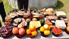 EVO KADA SE PADAJU MITROVSKE ZADUŠNICE Izlazi se na groblje i pale se sveće za preminule