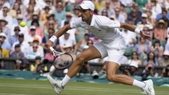 NOVAK UVEŽBAVA KLJUČAN UDARAC ZA TITULU NA VIMBLDONU Đoković se sa velikim rivalom sprema za najvažniji turnir (VIDEO)