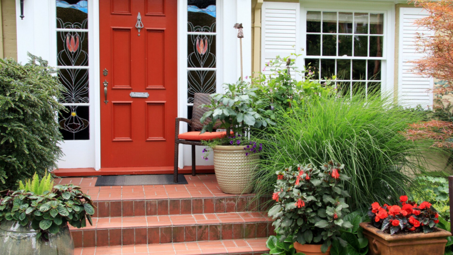 KOJE BILJKE DONOSE SREĆU, A KOJE NESREĆU Neven i ruzmarin posaditi u blizini kućnog praga, a mak u polju