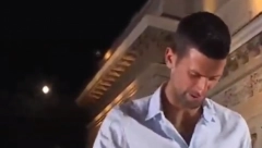 NOLETOV ŠOU NA DOČEKU Sa balkona, na terasu? Moguće je ako ste Đoković (VIDEO)