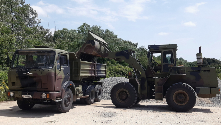 NAJBOLJI USLOVI ZA STICANJE NOVIH VEŠTINA Obuka vojnika roda inžinjerije u Prvoj brigadi kopnene vojske (FOTO)