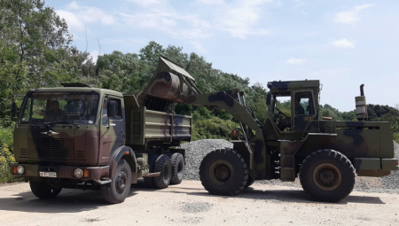 NAJBOLJI USLOVI ZA STICANJE NOVIH VEŠTINA Obuka vojnika roda inžinjerije u Prvoj brigadi kopnene vojske (FOTO)