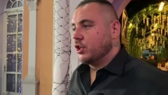 CAR LEŽI PIJAN NA PODU Filip poslednjom objavom na društvenim mrežama zabrinuo fanove (FOTO)