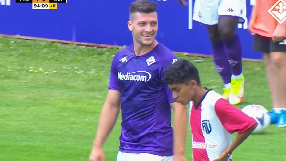 SRBIN NASTAVLJA DA REŠETA Luka Jović postigao još jedan gol, na tri meča skupio je sedam pogodaka (VIDEO)
