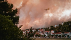 POŽAR KOD ŠIBENIKA STAVLJEN POD KONTROLU Izgorelo više od 20 kuća (FOTO)