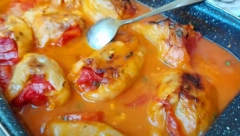 SPREMITE PUNJENU PAPRIKU SA PRŽENOM DIMLJENOM SLANINOM Isprobajte novi ukus prema sledećem receptu (VIDEO)