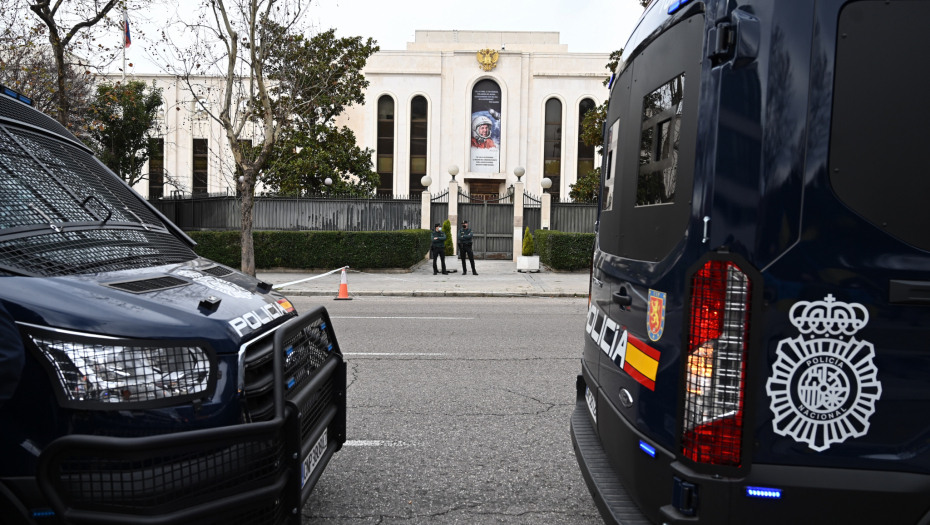 UČENIK (14) NOŽEM IZBO UČENIKE I NASTAVNIKE Strava i užas u školi u Španiji