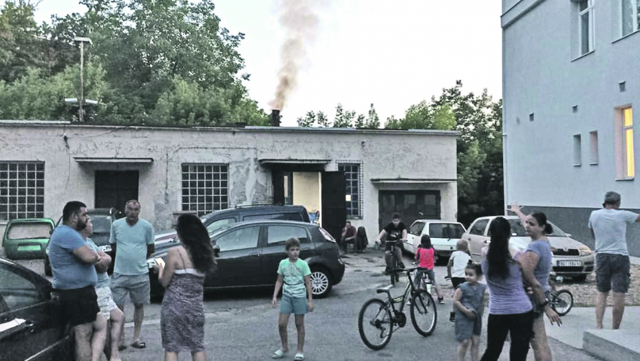INSPEKCIJA ZATVORILA KREMATORIJUM ZA LJUBIMCE Građani tvrde da u Rakovici ne može da se diše od smrada spaljenih kučića