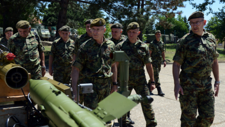 NAČELNIK GENERALŠTABA MOJSILOVIĆ NA TERENU Obilazak jedinica Vojske Srbije u Leskovcu i Nišu (FOTO)