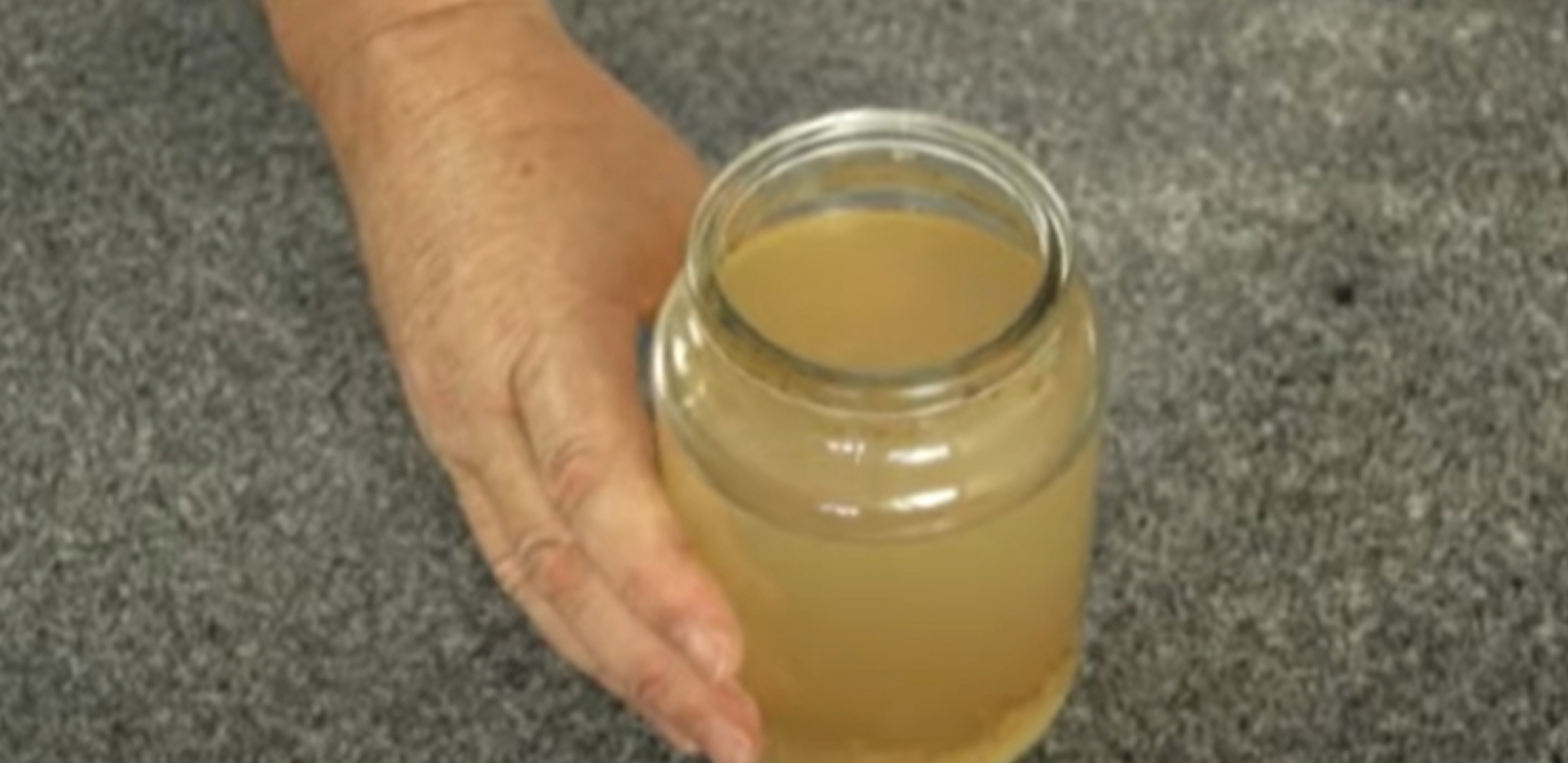 POPIJTE 2 KAŠIČICE SIRĆETA PRE SPAVANJA Sagorite sve što ste u toku dana pojeli